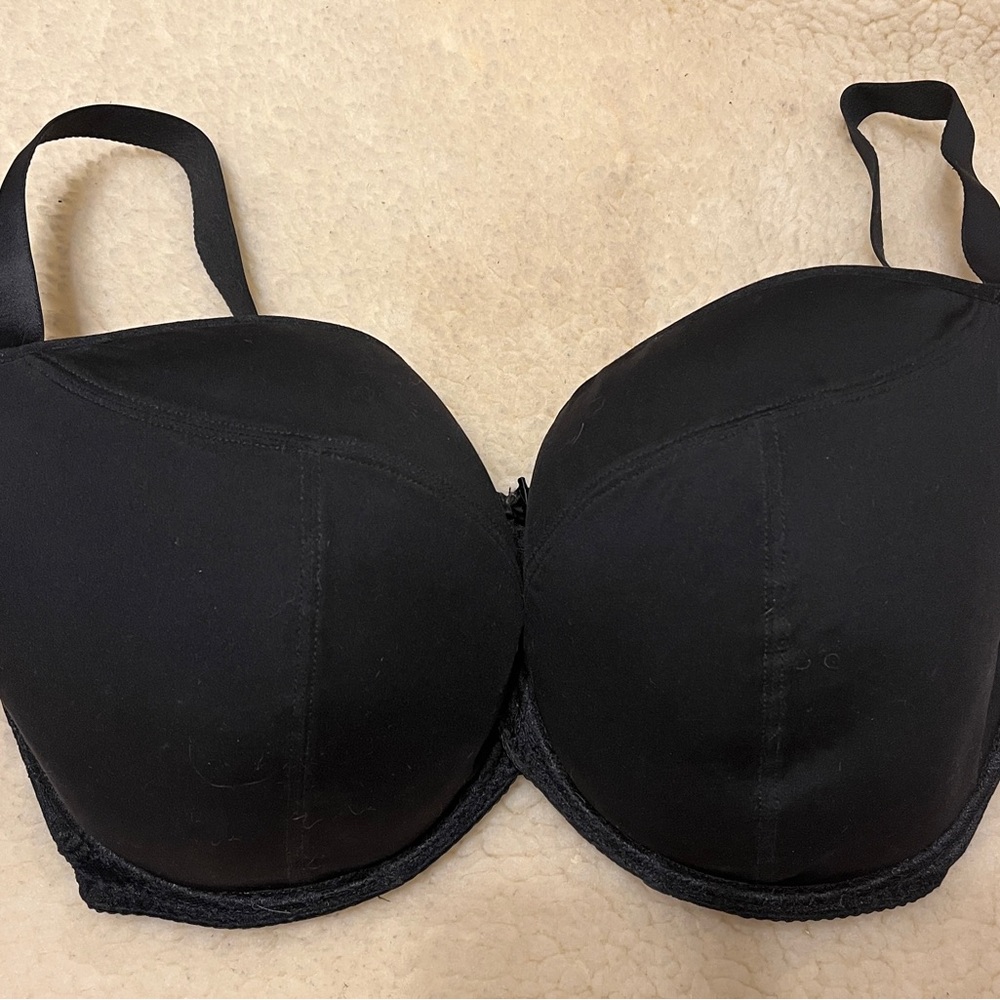 Flirtelle Black Bra
SIZE:
US: 34M
UK: 34J
EU: 75M
AU: 12J
FR: 90M - Picture 3 of 12